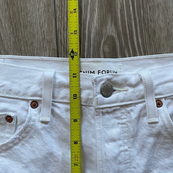 Denim Forum | White The Ex Boyfriend Short - Picture 8 of 9